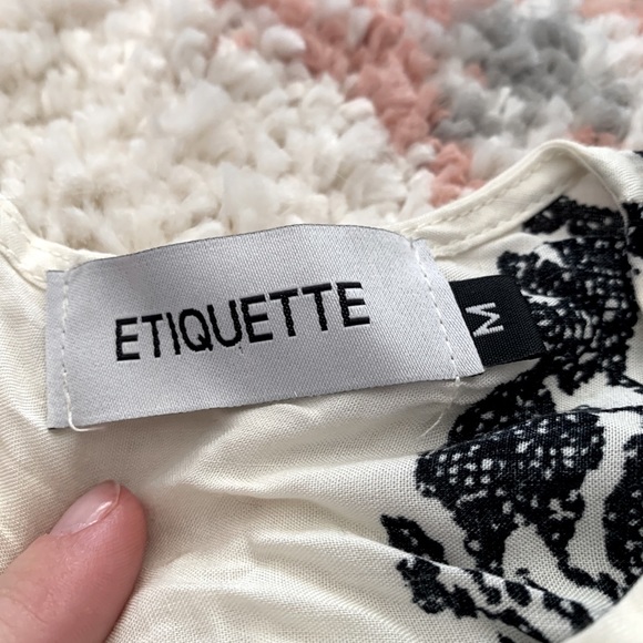 Two piece set - Picture 4 of 4